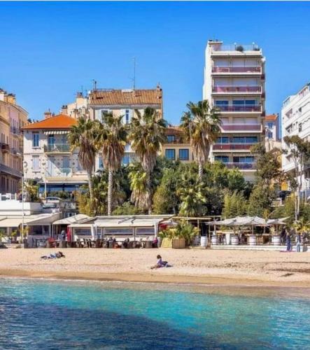 Studio de charme face à la plage. - Location saisonnière - Toulon