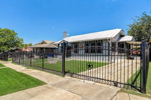 Lone Star Retreat in San Antonio, USA