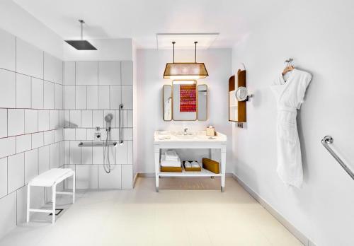 Carlton Cannes, a Regent Hotel