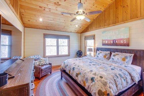 Luxury Mineral Bluff Cabin with Deck and Hot Tub!