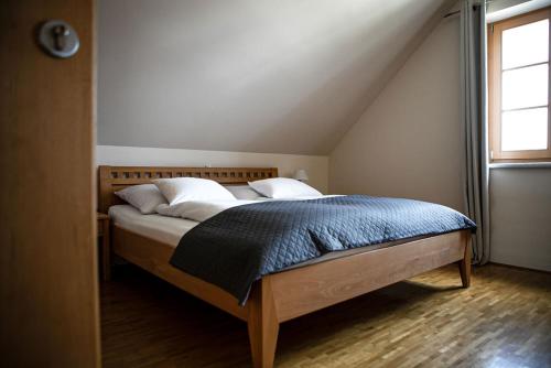 1 queen bed