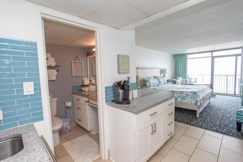 Oceanfront Studio Sand Dunes 2434 Perfect Couples Retreat - image 3