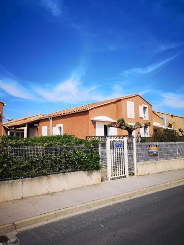 Maison 100m de la plage avec parking securise plus fibre optique internet - Location saisonnière - Valras-Plage