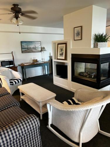 The Sand Hill Inn - Photo 5