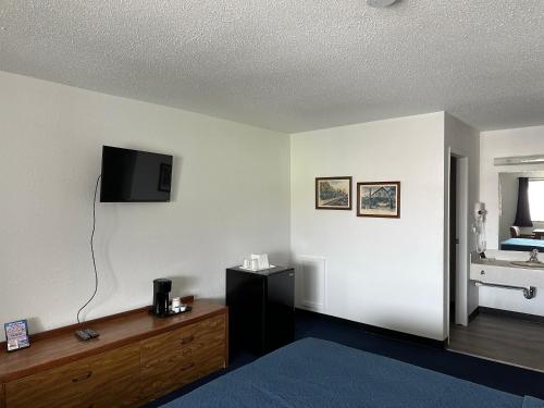 Bayside Inn - image 6