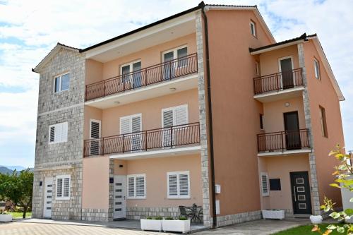 Golden Neretva apartments in 麥特高域克