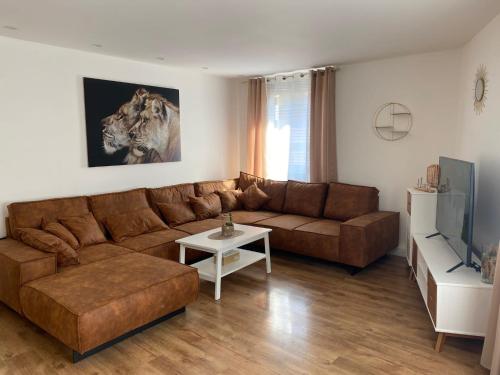 2 bedrooms, 5 beds