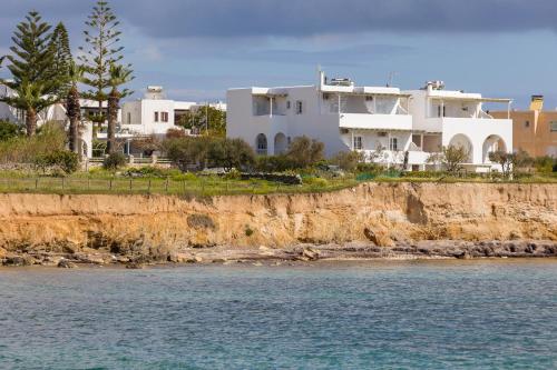 La Mer Seaside Apartments 4