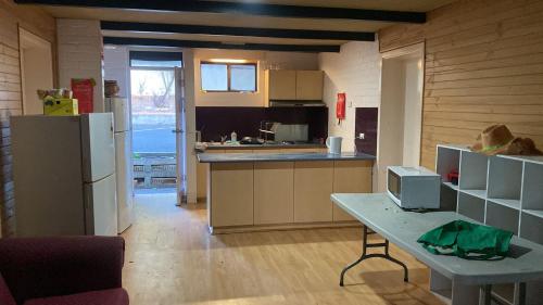 Pemberton Hostel - note - Go to Gloucester Motel Reception for check in - Backpackers 88 days farm w in Pemberton
