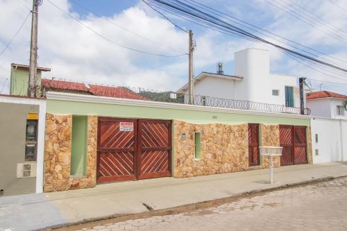 Casa na Praia Grande de Ubatuba para Temporada em cima ALUGO SOMENTE PARA FAMÍLIA!!!