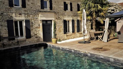 B&B Saujon - Le Logis du Breuil - Piscine privee - Bed and Breakfast Saujon