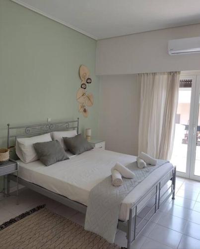 M.V Apartment, Athènes