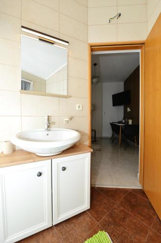 Apartmani Laura Vir