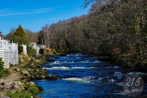 The Cabin, Glan Gwna