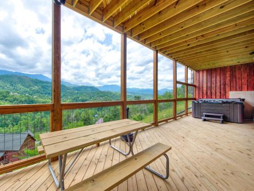 Splashtastic View Lodge 7 Bedroom Private Indoor Pool Theater Sleeps 20 - image 14