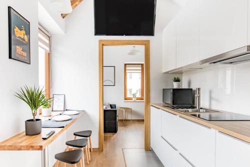 NEO UNIQUE & BRIGHT Apartments, FREE PARKING, 15min Old Town & Kazimierz - by Homelike Krakow, Cracovia (foto 8)