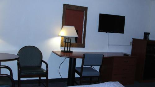 SureStay Hotel by Best Western Greenville - image 11