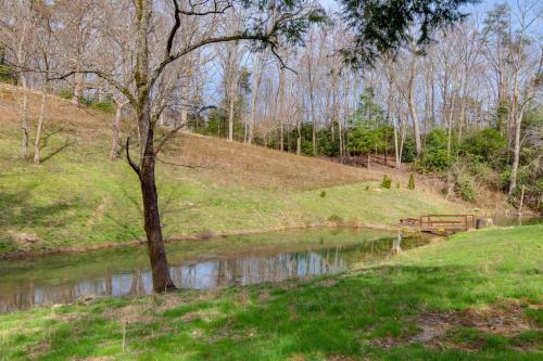 Spring View 2 Bedrooms WiFi Hot Tub Pool Table Sleeps 6 - image 2