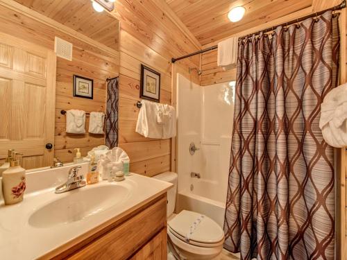 Misty Mountain Hideaway in Pigeon Forge, USA