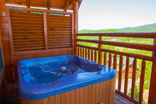 Misty Mountain Hideaway in Pigeon Forge, USA