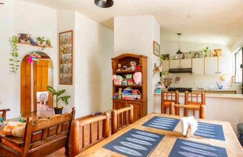 habitación fondo de bikini en casa compartida in El Pueblito, Mexico