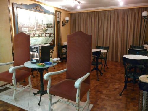 Hotel Reyes Catolicos - image 14