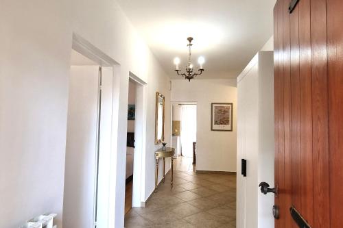 Three-Bedroom Apartment with Terrace image 1