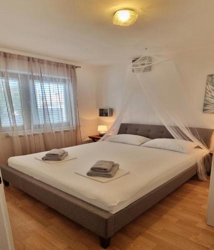 Three-Bedroom Apartment with Terrace image 10