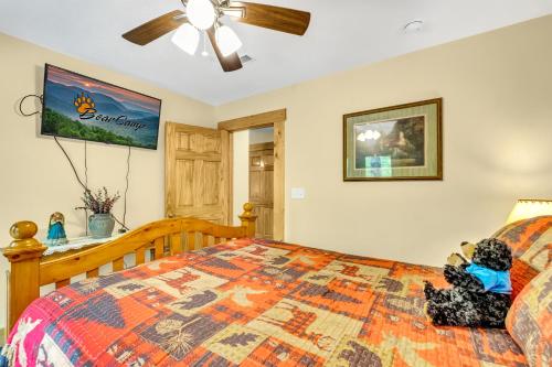 Rambling Bear on Cove Creek Hot Tub WIFI 560 FREE tickets each paid day!!! - image 12