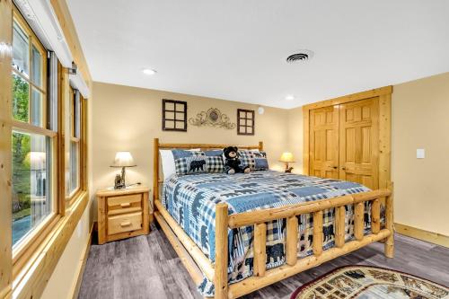 Rambling Bear on Cove Creek Hot Tub WIFI 560 FREE tickets each paid day!!! - image 9