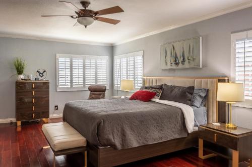 Stunning, Quiet Pvt Luxe Home! King Bed, Jacuzzi, Fire Pit, BBQ! Beautiful!, Лос-Анджелес (фото 5)