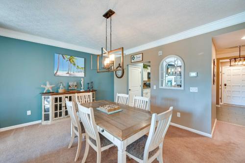 Lake Keowee Condo with Balcony and Resort Amenities! in Salem, USA