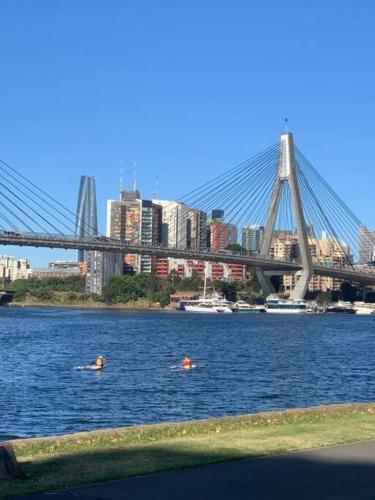 Eggie's Nest - Luxury Inner City Apartment - image 7