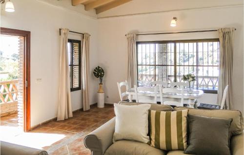 Amazing home in Frigiliana w/ WiFi Outdoor swimming pool and 3 Bedrooms - image 8