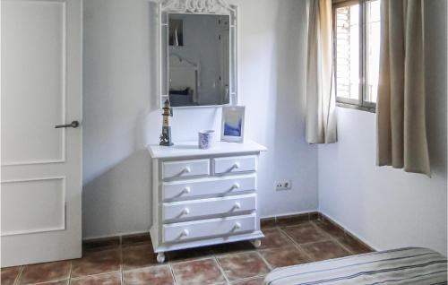 Amazing home in Frigiliana w/ WiFi Outdoor swimming pool and 3 Bedrooms - image 14