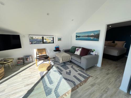 Loft 57 - Tap to explore photos