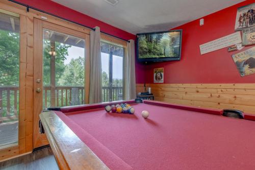 Americana, 2 Bedrooms, Sleeps 6, View, Pool Access, Hot Tub, Fireplace