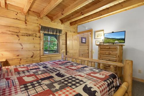 Angels View 3 Bedrooms Sleeps 10 Golfing Walk to Pool Hot Tub - image 11