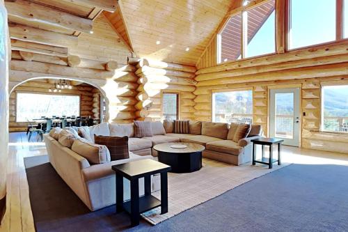 Pinnacle Chalet in Gatlinburg, USA