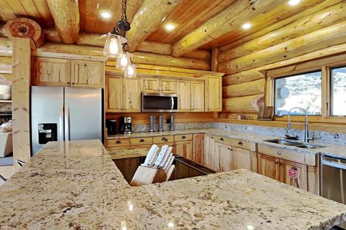 Pinnacle Chalet in Gatlinburg, USA