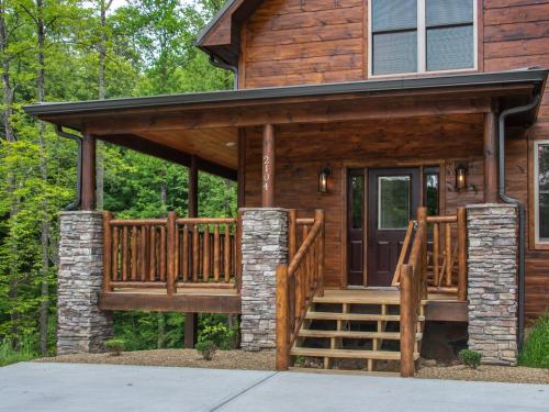 Three Little Bears 3 BRs Pool Hot Tub Game Room Sleeps 10 - image 10