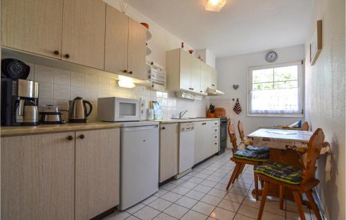 virtuve, Awesome Apartment In Wusterhusen in Wusterhusen