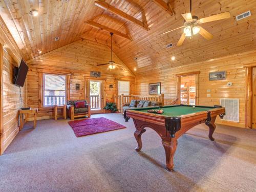 Moonlight Lodge 8 Bedrooms Hot Tub Wi-Fi Pool Sleeps 40 - image 27