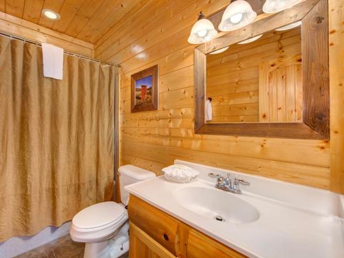 Moonlight Lodge 8 Bedrooms Hot Tub Wi-Fi Pool Sleeps 40 - image 24
