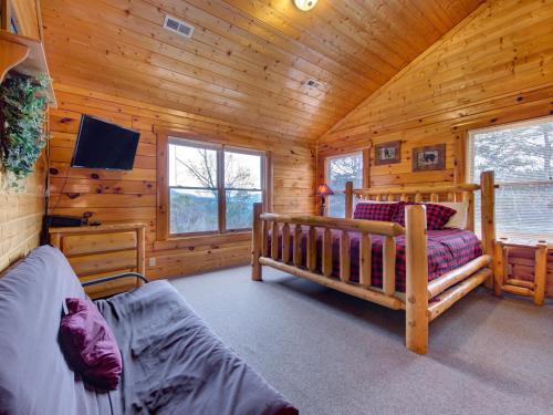 Moonlight Lodge 8 Bedrooms Hot Tub Wi-Fi Pool Sleeps 40 - image 29