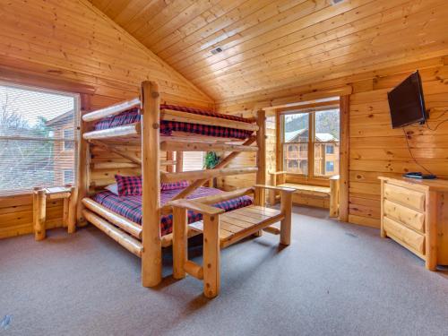 Moonlight Lodge 8 Bedrooms Hot Tub Wi-Fi Pool Sleeps 40 - image 21