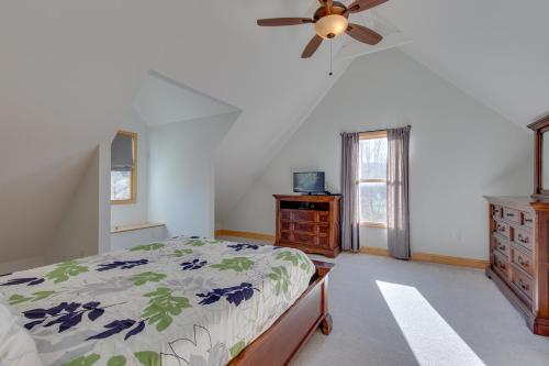 Orchard Hideaway 3 Bedrooms Fireplace WiFi Gas Grill Sleeps 6 - image 10
