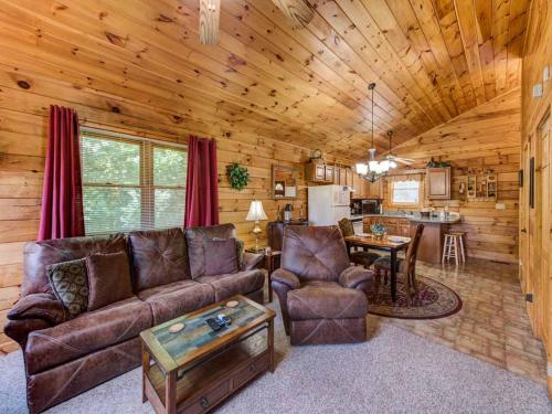 Tender Moments, 1 Bedroom, Sleeps 2, Private, Mountain View, Hot Tub