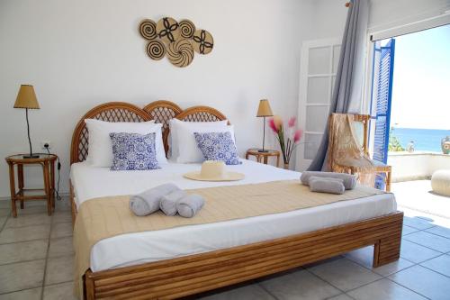 Aroura Homes 4BR Beachfront Villa