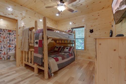 Smoky Mountain Splash 6 Bedroom Private Pool WiFi Pool Table Sleeps 18 - image 2